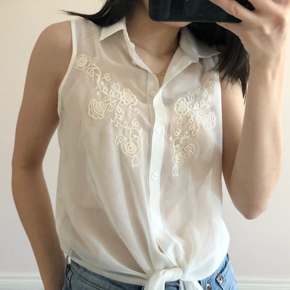 3/$20 🖤 White chiffon tie button up - Picture 2 of 4